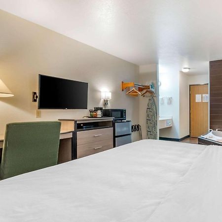 Econo Lodge Pueblo Eksteriør bilde