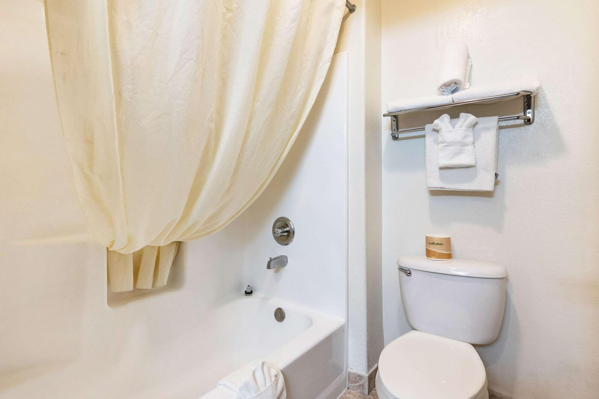 Econo Lodge Pueblo Eksteriør bilde