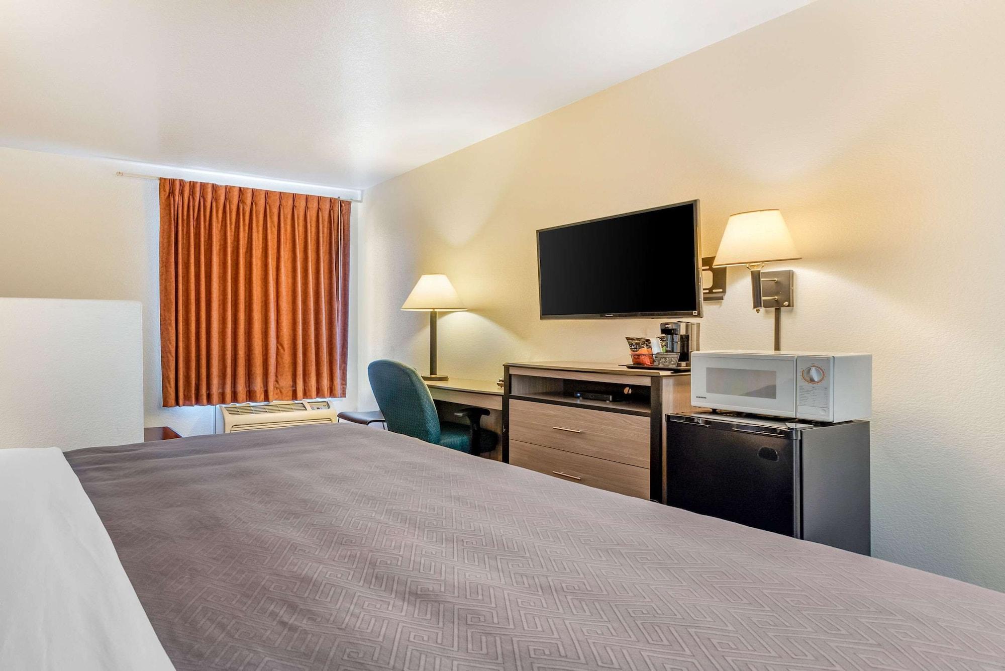 Econo Lodge Pueblo Eksteriør bilde