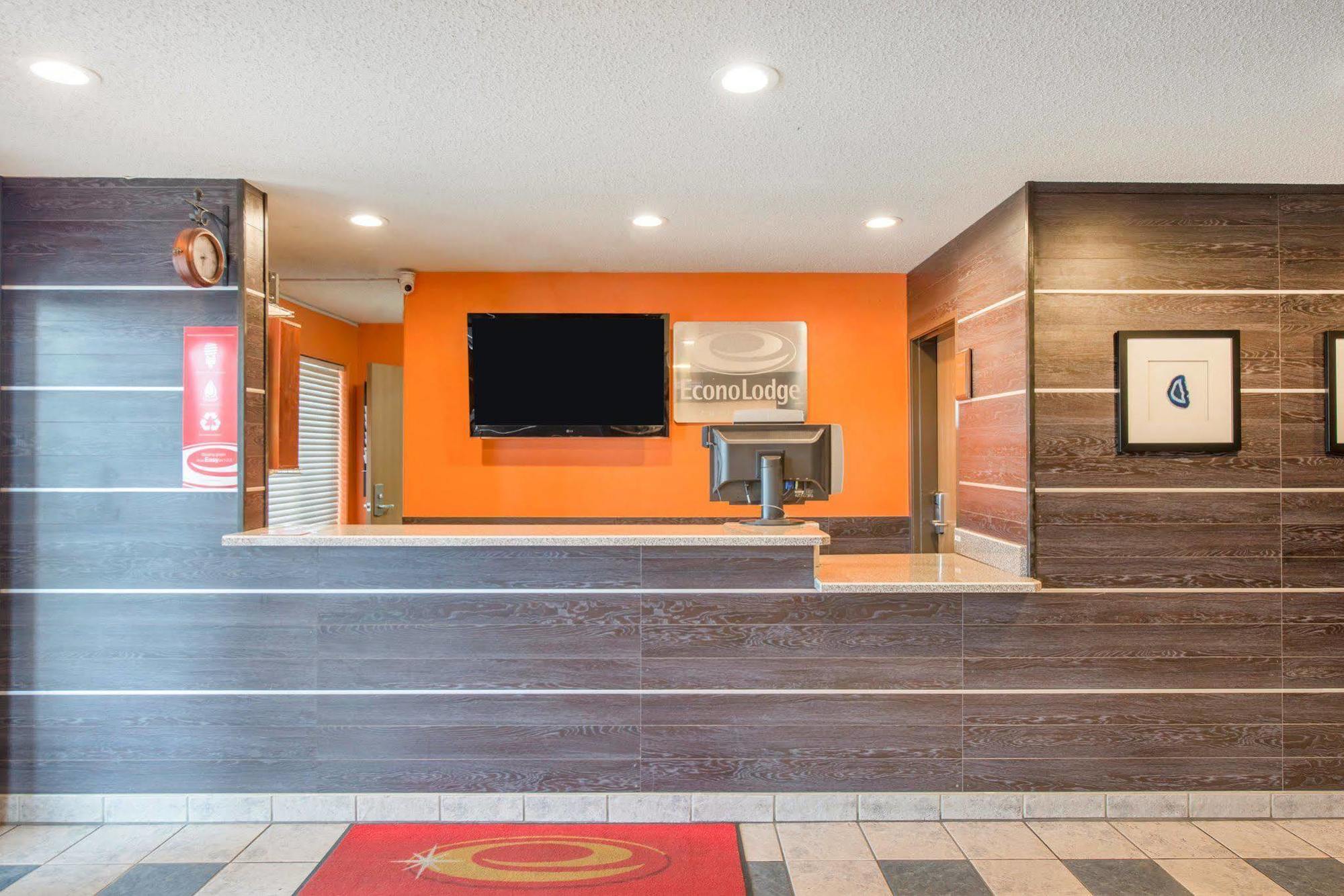 Econo Lodge Pueblo Eksteriør bilde