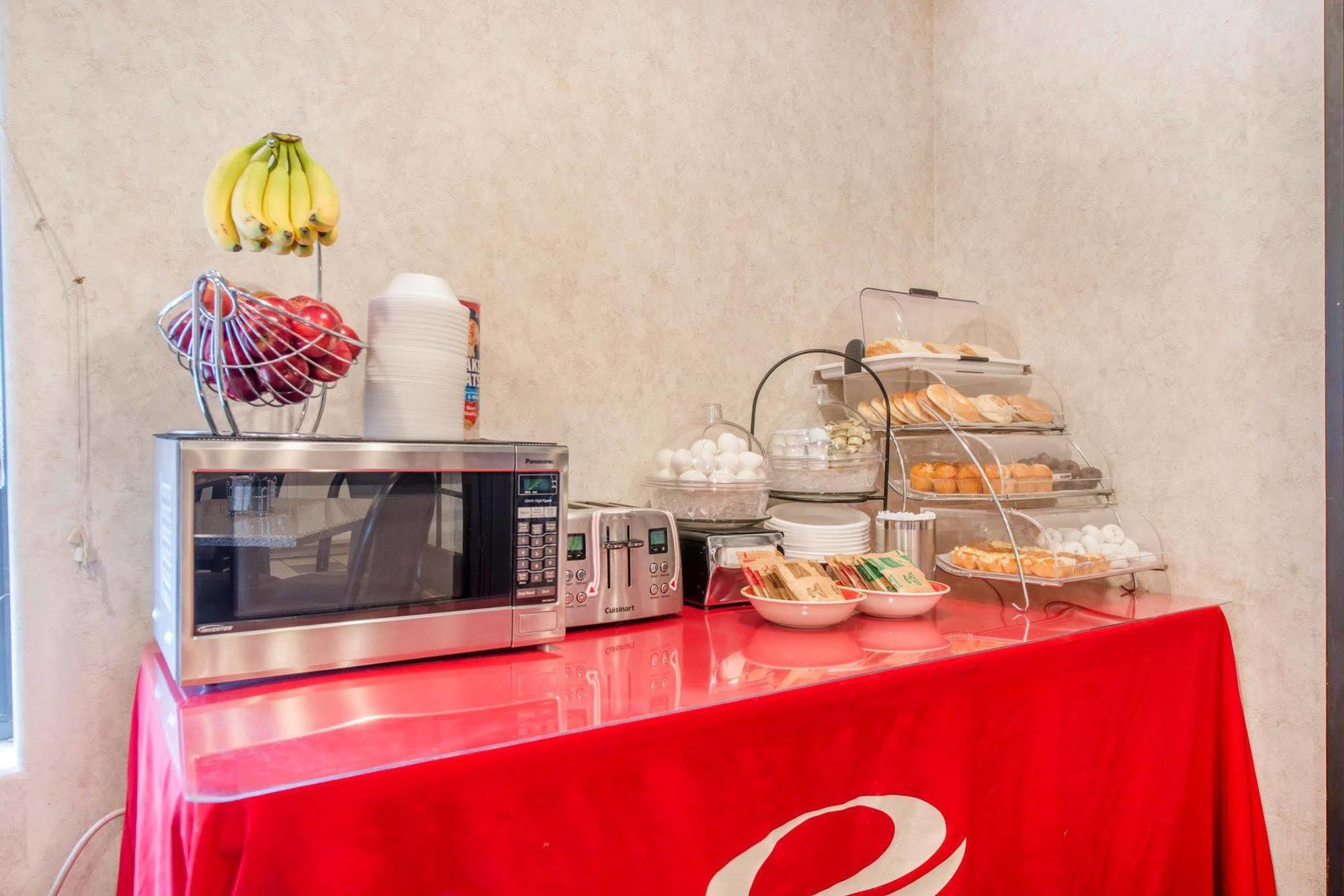Econo Lodge Pueblo Eksteriør bilde