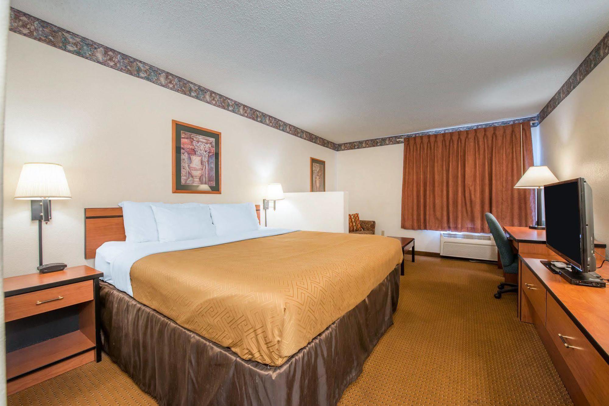 Econo Lodge Pueblo Eksteriør bilde