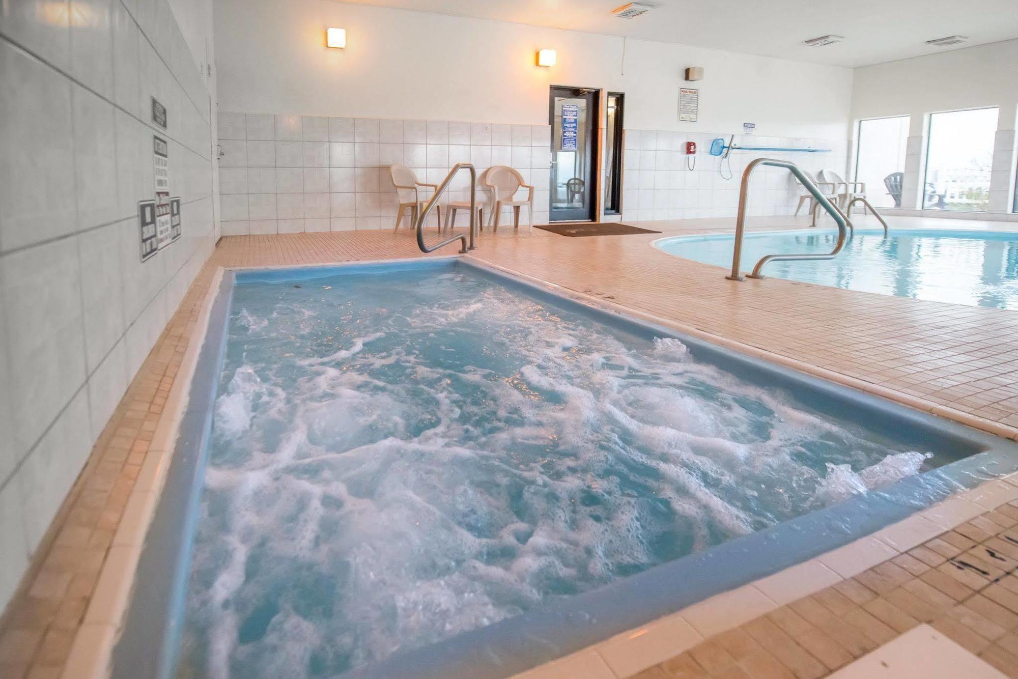 Econo Lodge Pueblo Eksteriør bilde